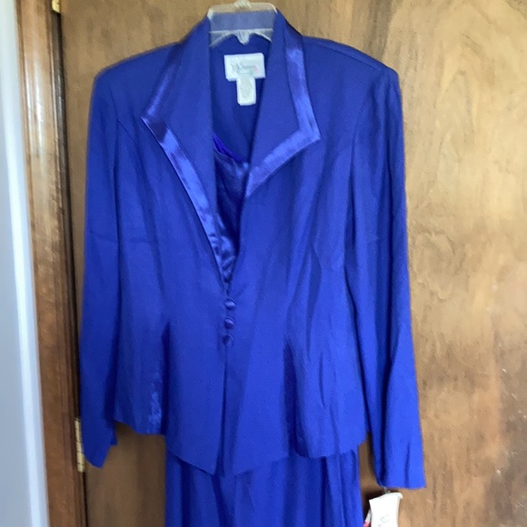 Offer$80 vintage sleeveless long dress Dress w slit in back &matching Jacket set - Picture 4 of 17